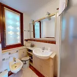 Relax For Family Pool, Wi-fi, Private Garden Garda Pleasure By Bookinggardalake Apartment