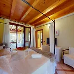 Apartment Relax For Family Pool, Wi-fi, Private Garden Garda Pleasure By Bookinggardalake *