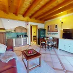 Relax For Family Pool, Wi-fi, Private Garden Garda Pleasure By Bookinggardalake *
