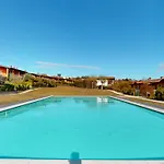 Relax For Family Pool, Wi-fi, Private Garden Garda Pleasure By Bookinggardalake *