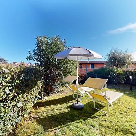 Apartment Relax For Family Pool, Wi-fi, Private Garden Garda Pleasure By Bookinggardalake *