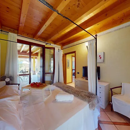 Apartment Garda Pleasure By Bookinggardalake *