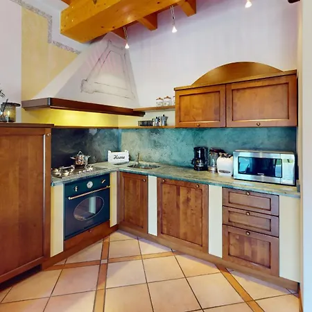 Garda Pleasure By Bookinggardalake Apartment